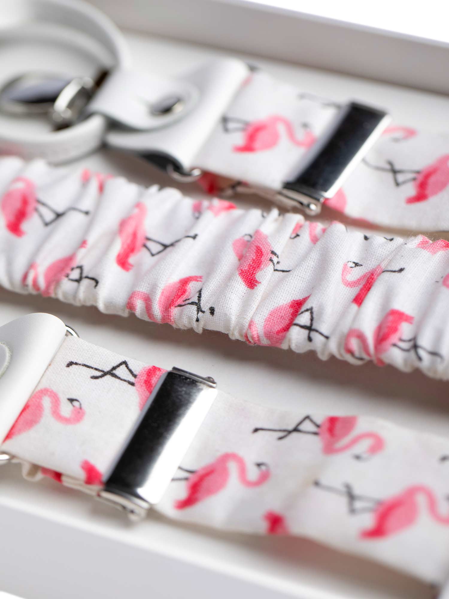 Weißer Hosenträger mit Flamingos FAFIGO